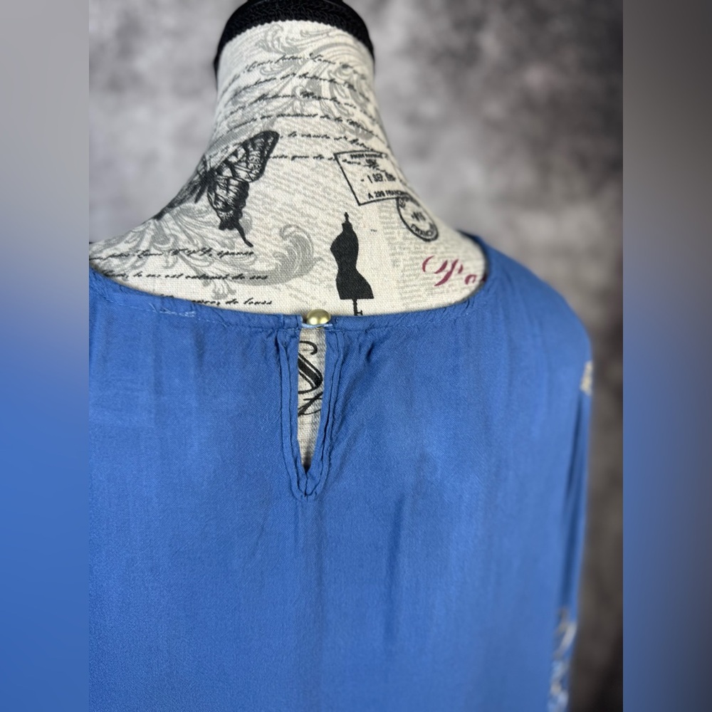 LIV Los Angeles Blue Embroidered Tunic Top M Boho Coastal Crochet Lace Rayon - Picture 7 of 10
